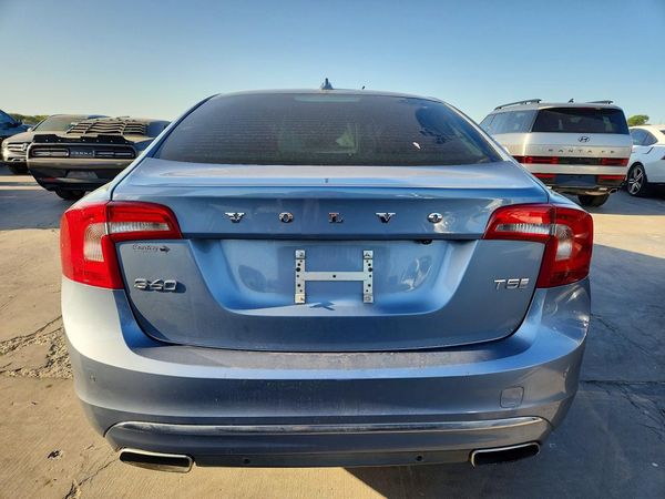 2018 VOLVO S60