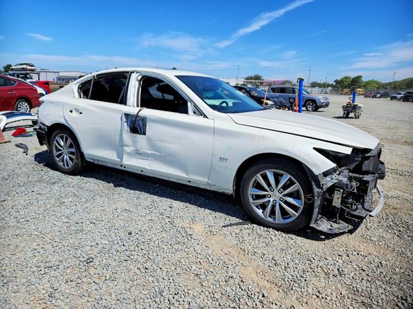 2016 INFINITI Q50
