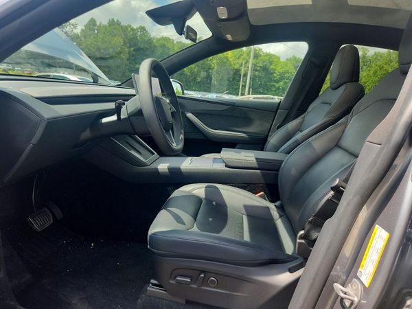 2026 TESLA MODEL Y