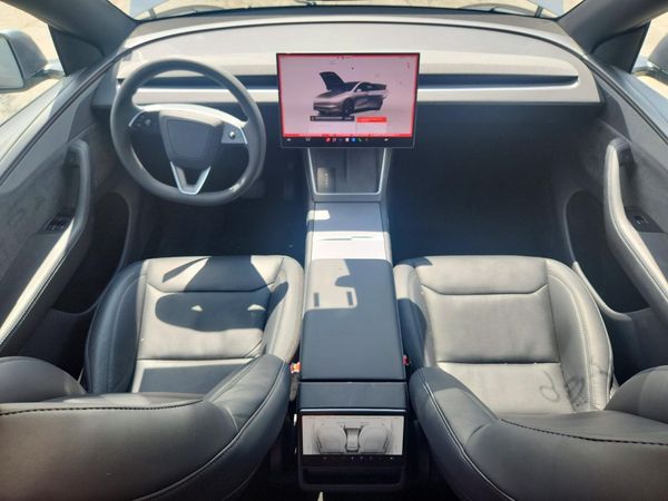 2026 TESLA MODEL Y