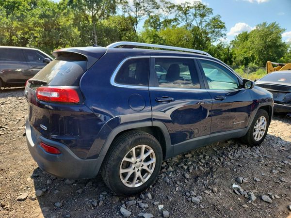 2015 JEEP CHEROKEE LATITUDE 4X4