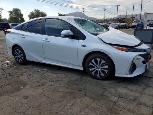 2022 TOYOTA PRIUS — Passenger 3/4
