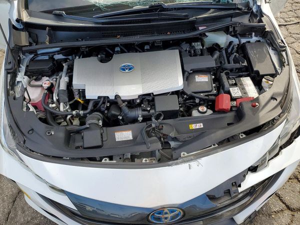 2022 TOYOTA PRIUS — Engine bay