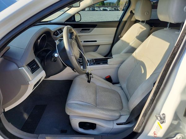 2017 JAGUAR XF Prestige