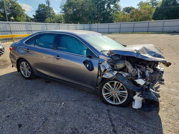 2017 TOYOTA CAMRY LE/SE/XLE/XSE — Passenger 3/4