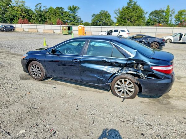 2016 TOYOTA CAMRY