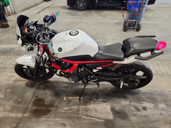 2013 YAMAHA FZ6