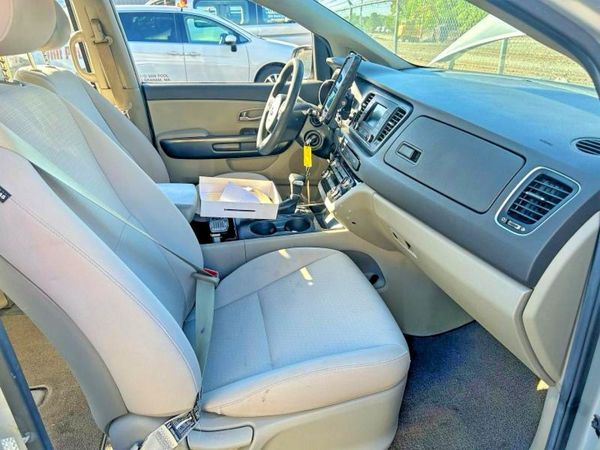 2017 KIA SEDONA L
