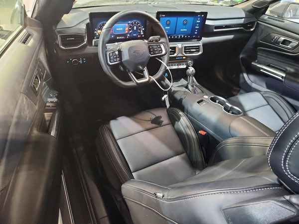 2026 FORD MUSTANG I4