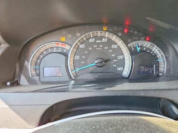 2012 TOYOTA CAMRY