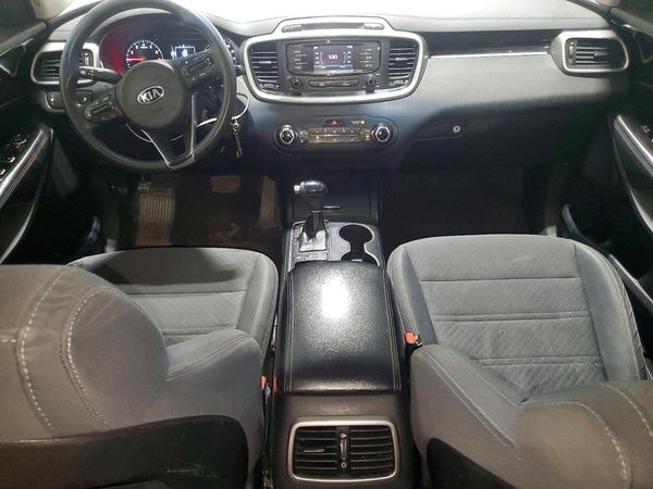 2017 KIA SORENTO L, LX