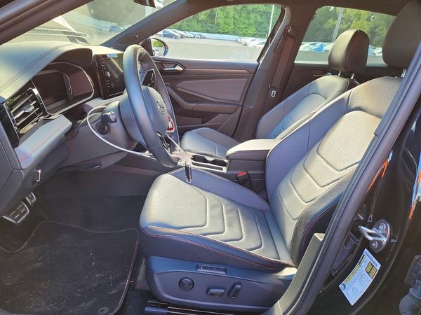 2025 VOLKSWAGEN JETTA Autobahn