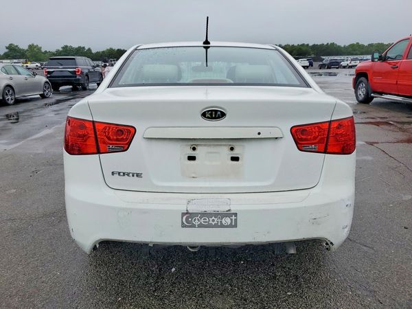 2013 KIA FORTE LX