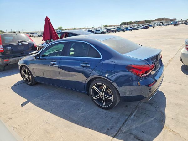 2022 MERCEDES-BENZ A A220