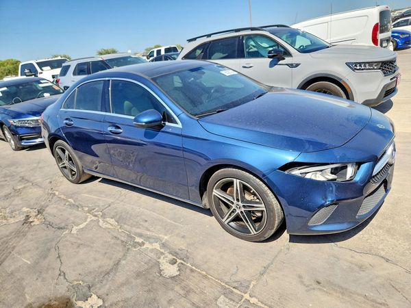 2022 MERCEDES-BENZ A A220