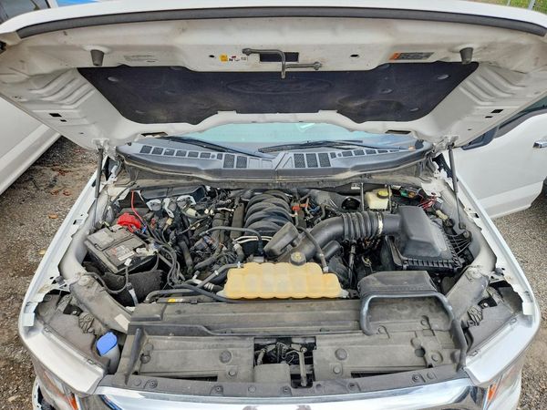 2021 FORD F150 — Engine bay