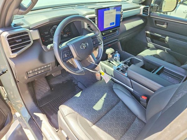 2025 TOYOTA TUNDRA