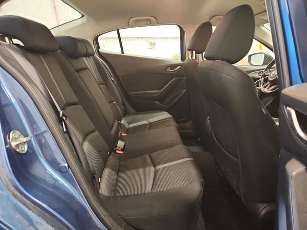 2018 MAZDA 3 Touring