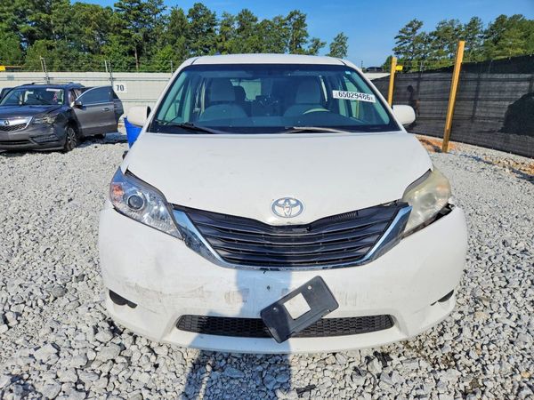2014 TOYOTA SIENNA