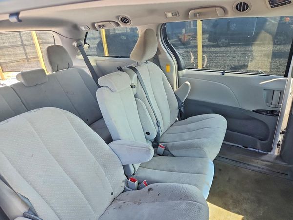 2014 TOYOTA SIENNA