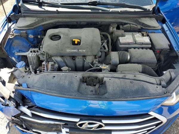 2017 HYUNDAI ELANTRA — Engine bay