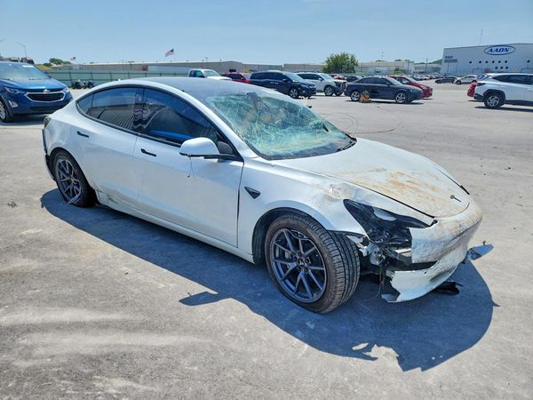2021 TESLA MODEL 3 — Passenger 3/4