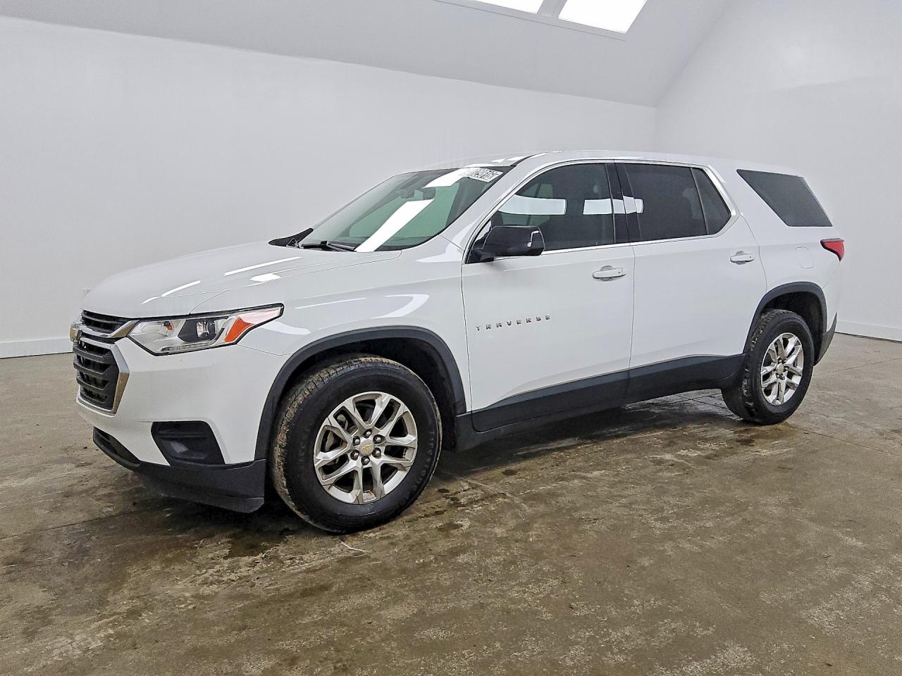 2020 CHEVROLET TRAVERSE LS — Front 3/4