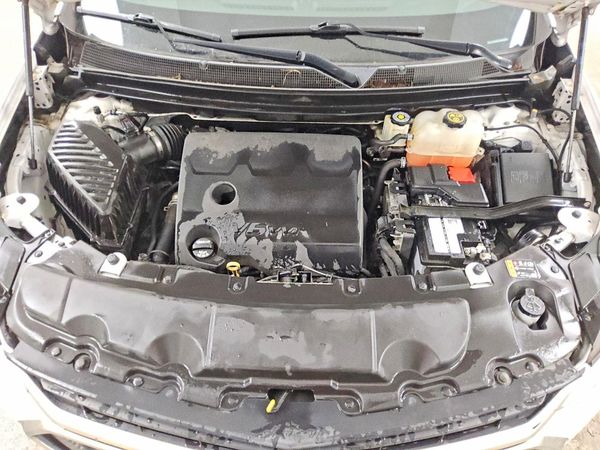 2020 CHEVROLET TRAVERSE LS — Engine bay