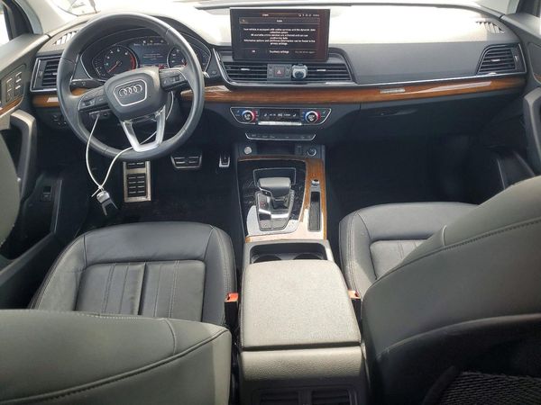 2024 AUDI Q5 quattro Premium