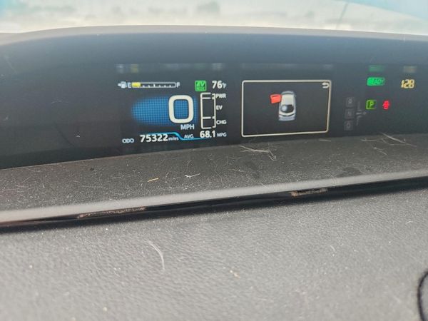 2022 TOYOTA PRIUS