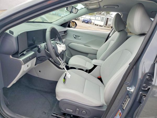 2026 HYUNDAI KONA SEL Premium