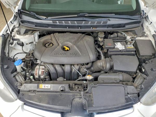 2015 HYUNDAI ELANTRA GLS(Middle)