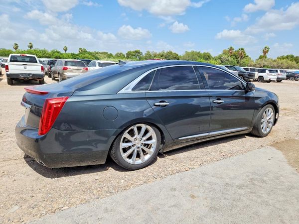 2013 CADILLAC XTS Luxury