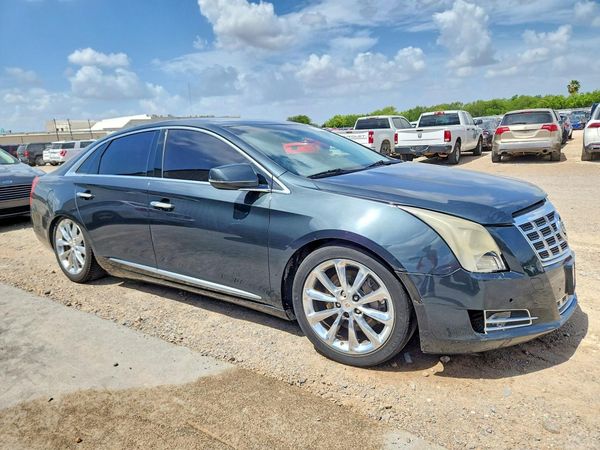 2013 CADILLAC XTS Luxury