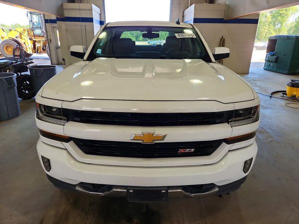 2017 CHEVROLET SILVERADO LT