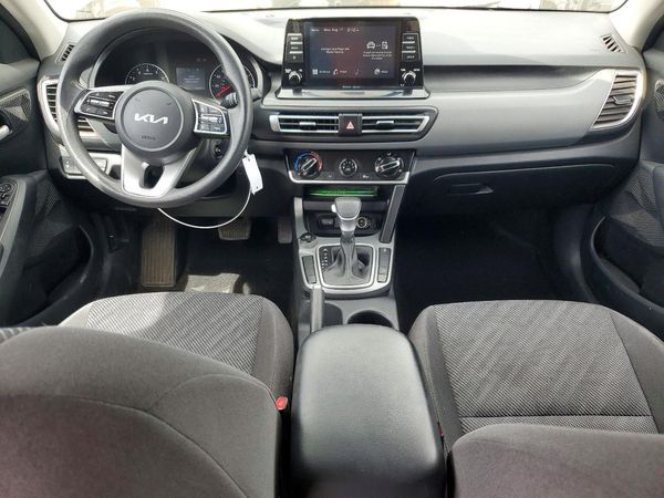 2022 KIA SELTOS LX