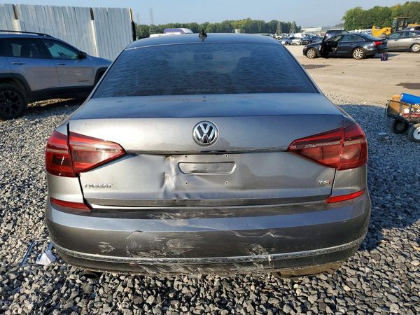 2017 VOLKSWAGEN PASSAT R-Line