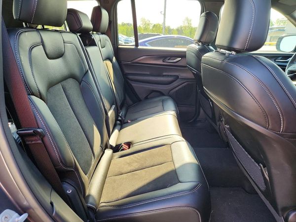 2025 JEEP GRAND CHEROKEE