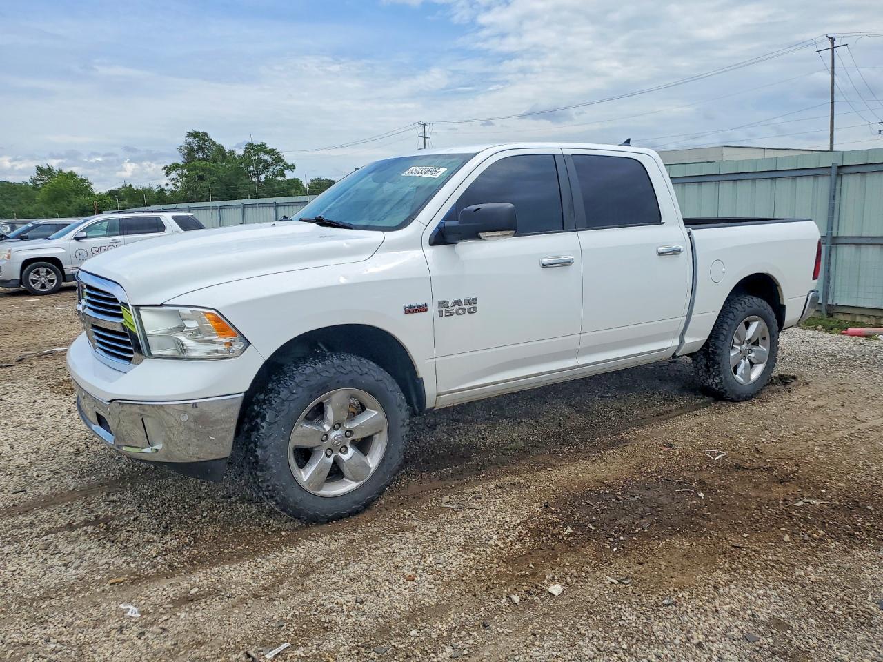 2014 RAM 1500 SLT CREW CAB 4X4