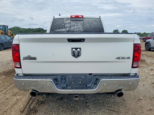 2014 RAM 1500 SLT CREW CAB 4X4