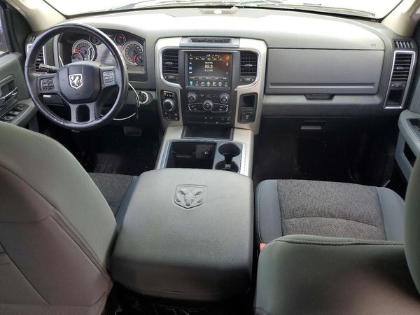 2014 RAM 1500 SLT CREW CAB 4X4
