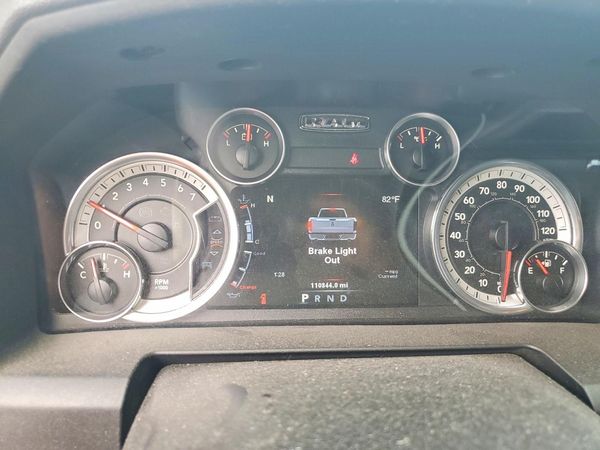 2014 RAM 1500 SLT CREW CAB 4X4