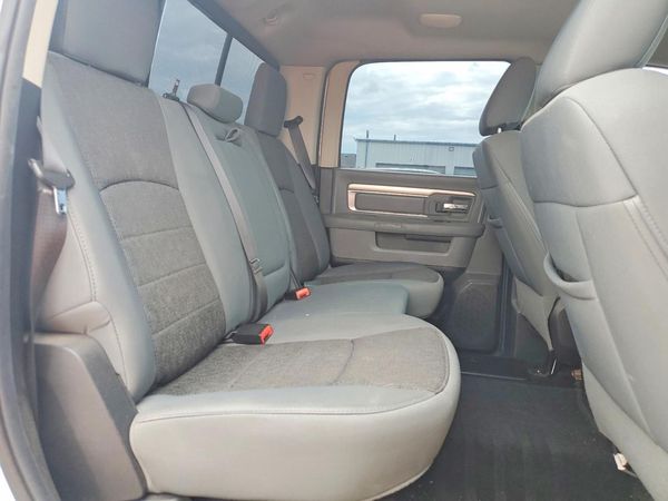 2014 RAM 1500 SLT CREW CAB 4X4