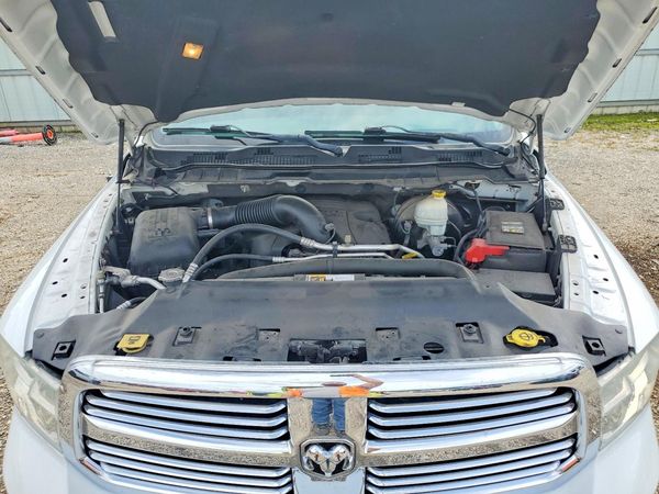 2014 RAM 1500 SLT CREW CAB 4X4