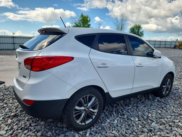 2015 HYUNDAI TUCSON GL (Middle-Low)