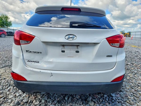 2015 HYUNDAI TUCSON GL (Middle-Low)