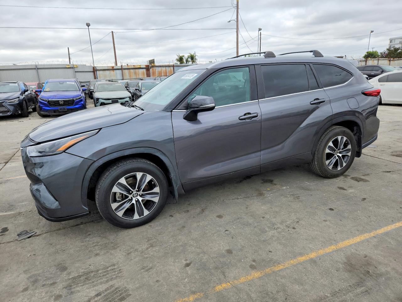 2023 TOYOTA HIGHLANDER