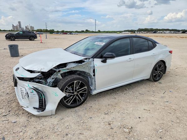 2026 TOYOTA CAMRY