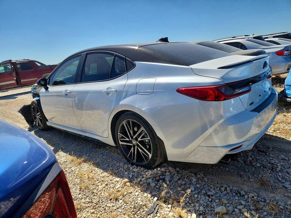 2026 TOYOTA CAMRY