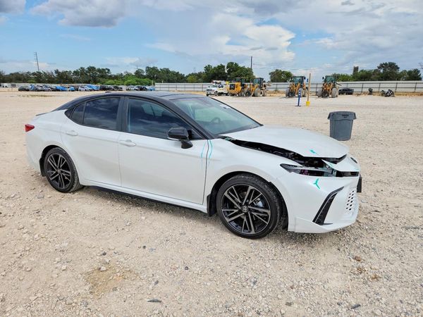 2026 TOYOTA CAMRY
